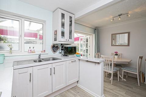 30 Fairbank Close, Ongar, CM5 9HX