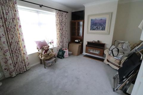 15 Green Glade, Theydon Bois, Epping, CM16 7LY