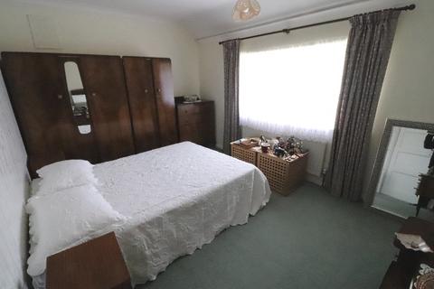15 Green Glade, Theydon Bois, Epping, CM16 7LY