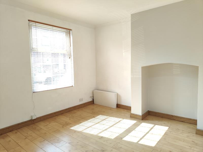 HILDA STREET, OSSETT,WF5 0JJ 1 bed terraced house £575 pcm (£133 pw)