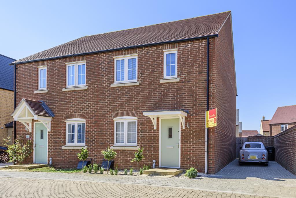 Kingsmere, Bicester, Oxfordshire, 3 bed semidetached house £400,000