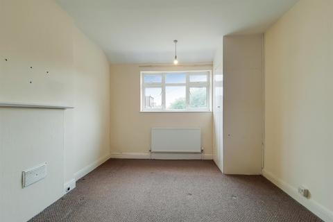 8 Bencroft Road, London, SW16 5BB