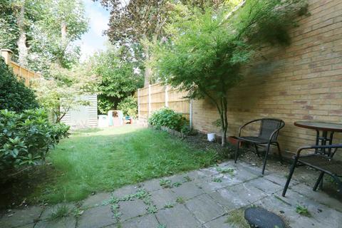 2 bedroom terraced house to rent, Yeovilton Place, Kingston Upon Thames