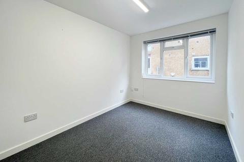 Property to rent - High Street, New Malden