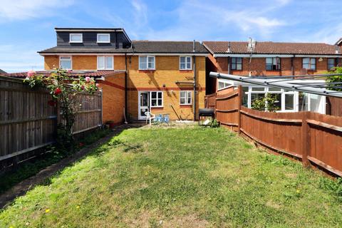 25 Windrush, New Malden, KT3 3TG