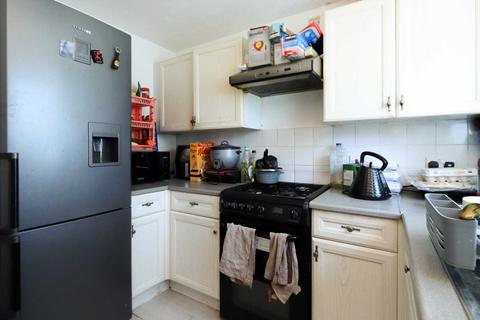 25 Windrush, New Malden, KT3 3TG