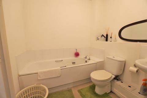 25 Reid Close, Hayes, UB3 2DD