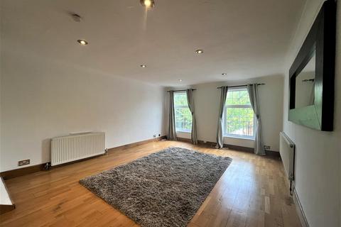 4 bedroom terraced house to rent, St. Stephens Road, London