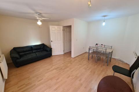 3 bedroom townhouse to rent, Croasdale Avenue, Fallowfield, Manchester. M15 6GU