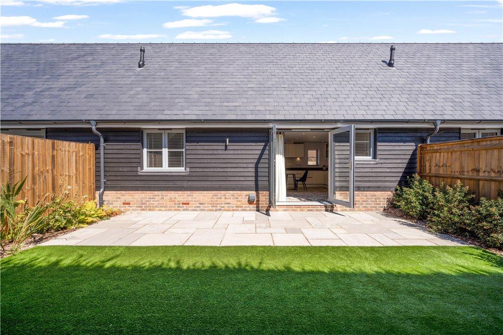Horseshoe Drive, Romsey, Hampshire 2 bed terraced house for sale £395,000
