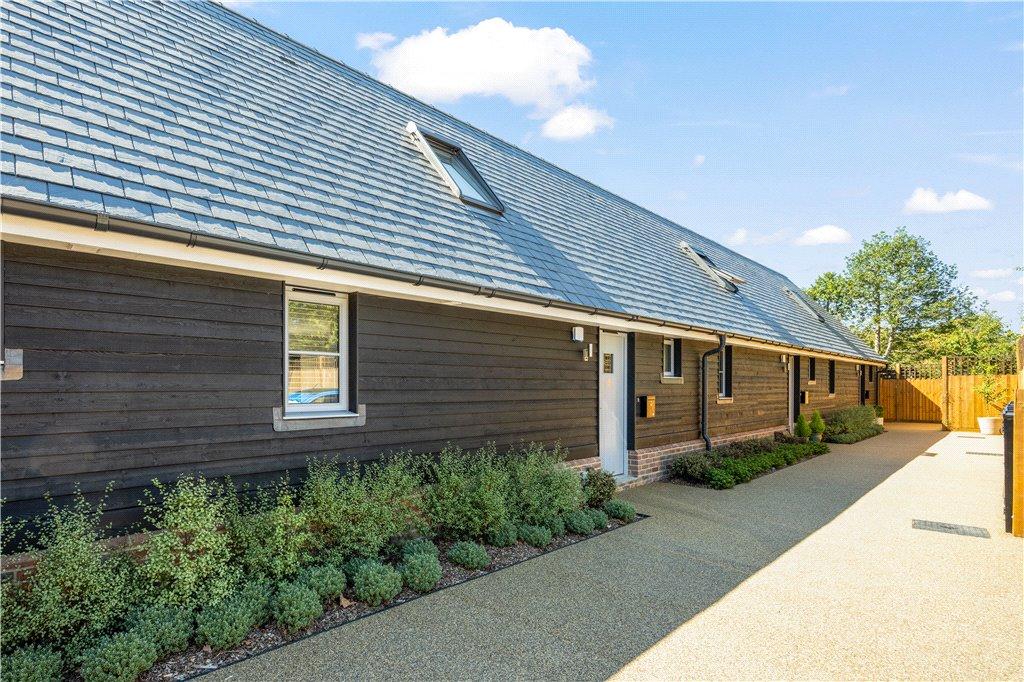 Horseshoe Drive, Romsey, Hampshire 2 bed terraced house for sale £395,000