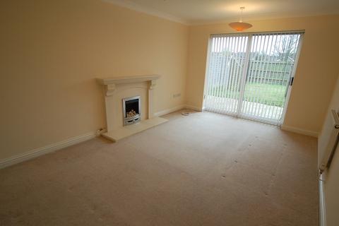 4 bedroom detached house to rent, Kingfisher Way, Mildenhall, Bury St. Edmunds, Suffolk, IP28