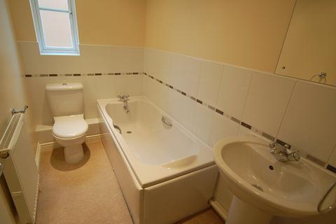 4 bedroom detached house to rent, Kingfisher Way, Mildenhall, Bury St. Edmunds, Suffolk, IP28