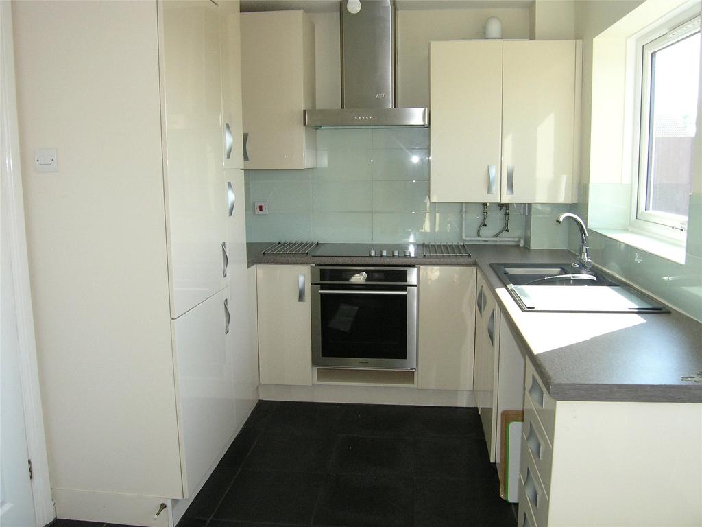 Cranbourne Way, Pontprennau, Cardiff... 2 bed semidetached house £