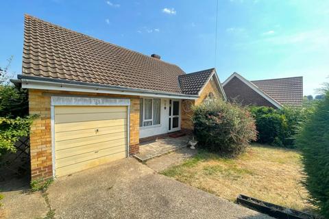 2 bedroom detached house to rent, Deeds Grove, Hp12