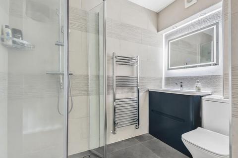 9 Denly Way, Lightwater, GU18 5UE