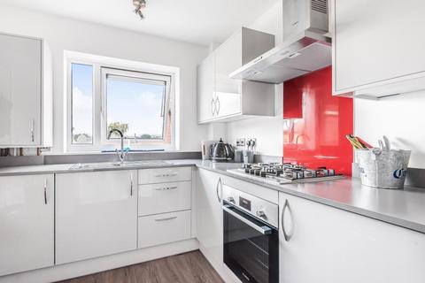 9 Denly Way, Lightwater, GU18 5UE