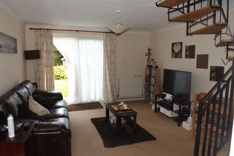 2 bedroom end of terrace house to rent, Tennyson Way, Thetford, IP24 1LD