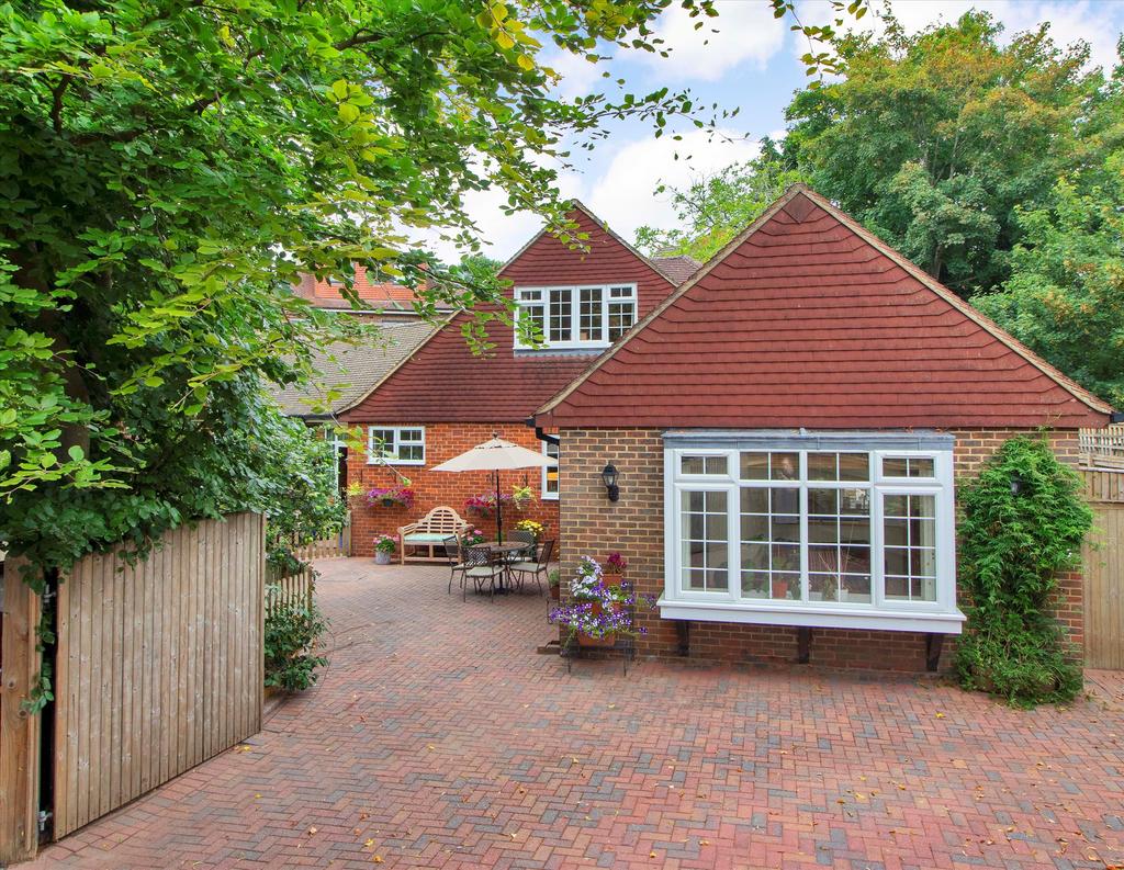 Culverden Park Road, Tunbridge Wells, Kent, TN4 5 bed detached house
