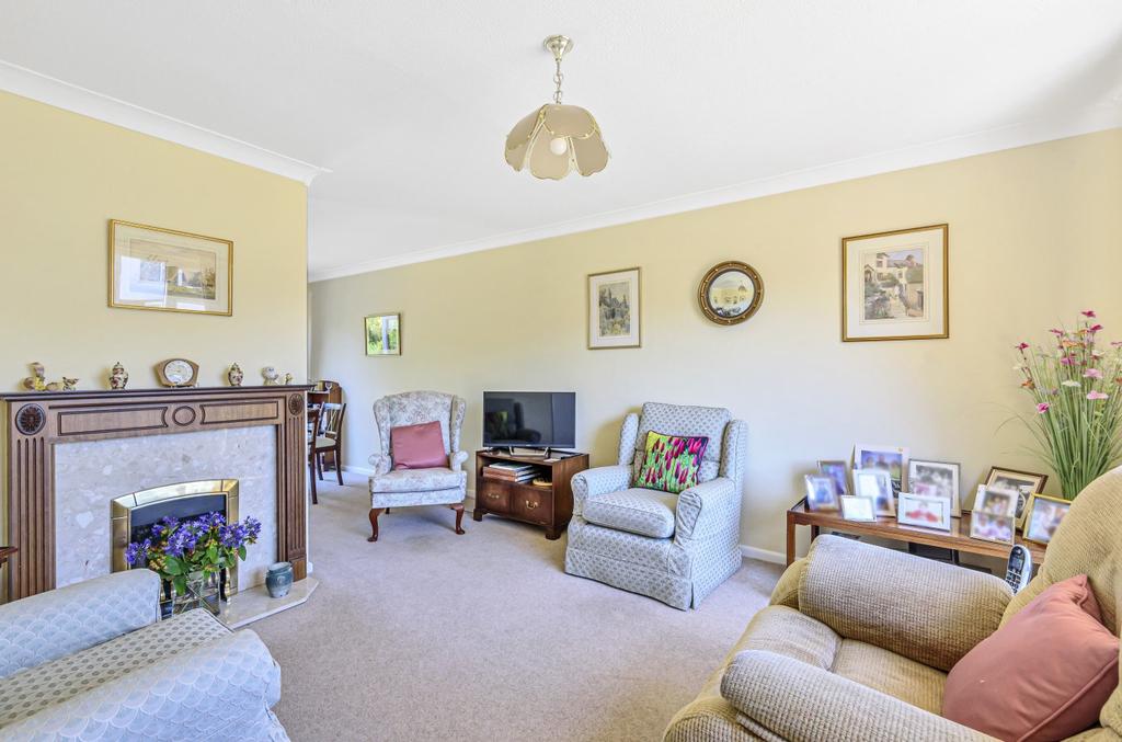 Prestbury Drive, Warminster, BA12 3 bed detached house £350,000
