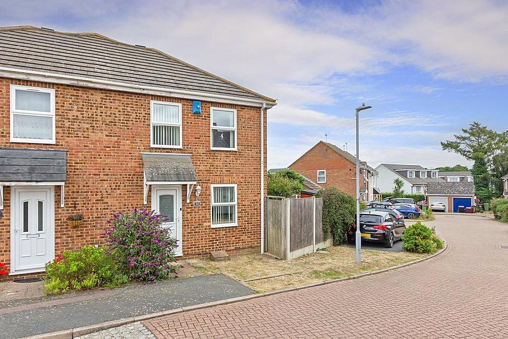 Wadham Place, Sittingbourne, ME10 2 bed end of terrace house £250,000