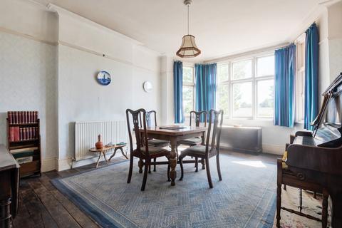 4 Somertrees Avenue, London, SE12 0BX