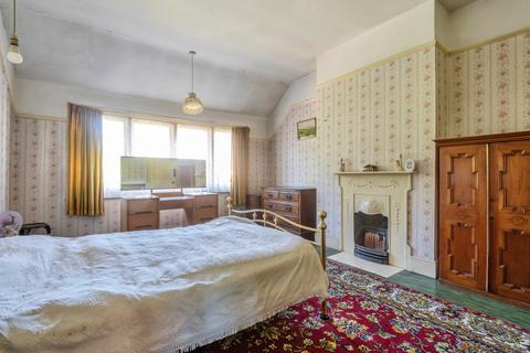 4 Somertrees Avenue, London, SE12 0BX
