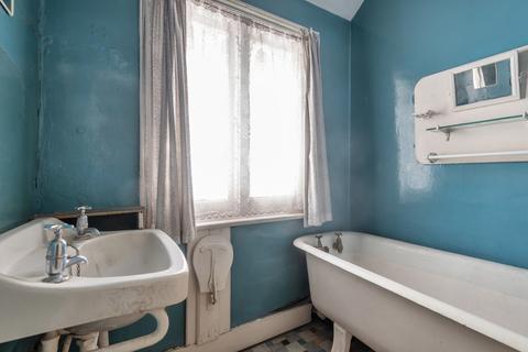 4 Somertrees Avenue, London, SE12 0BX