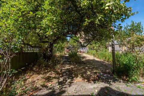 4 Somertrees Avenue, London, SE12 0BX