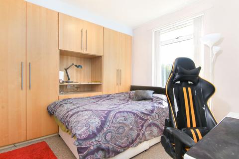 59 Loganlea Place, Edinburgh, EH7 6PE