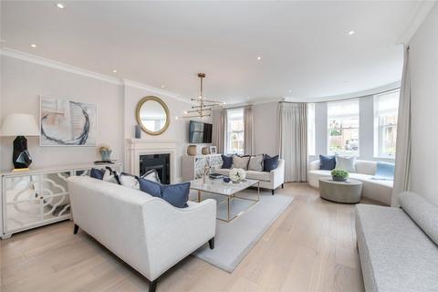 35 Barrons Chase, Richmond, TW10 5DA