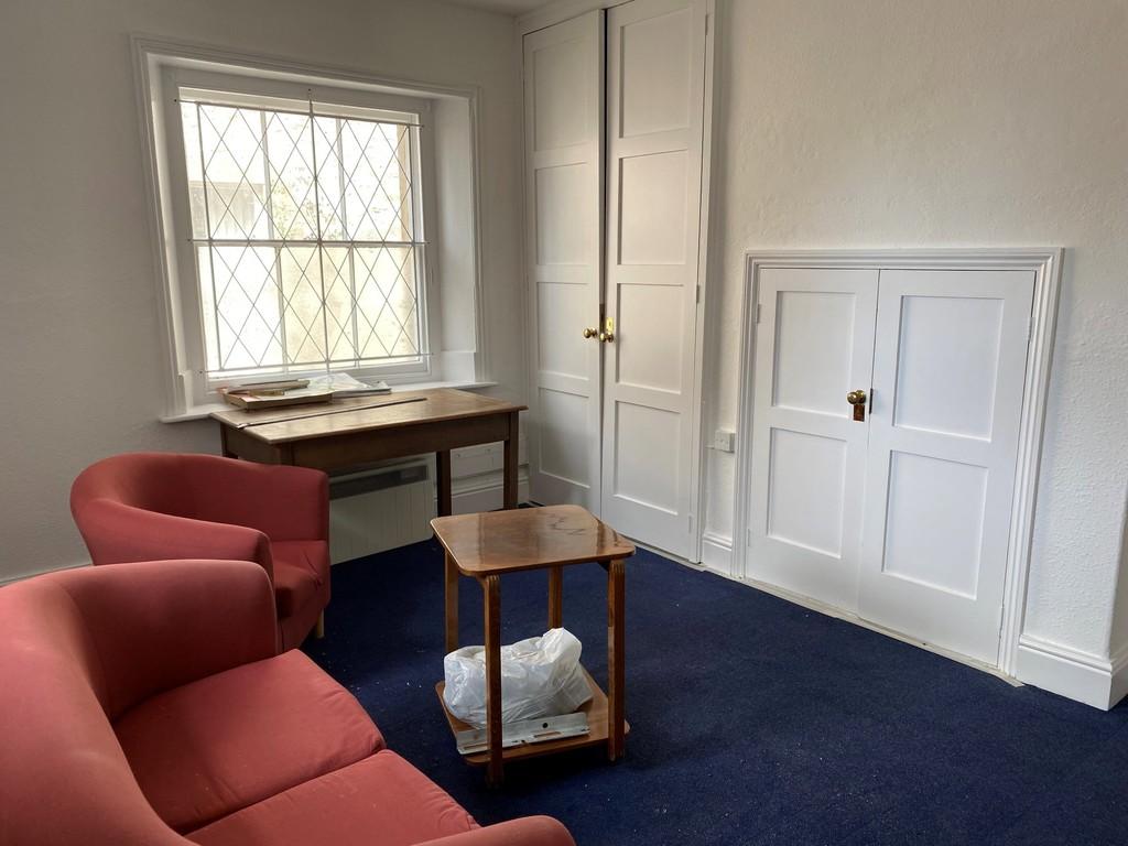 High Street, Shepton Mallet Office to rent £833 pcm (£192 pw)