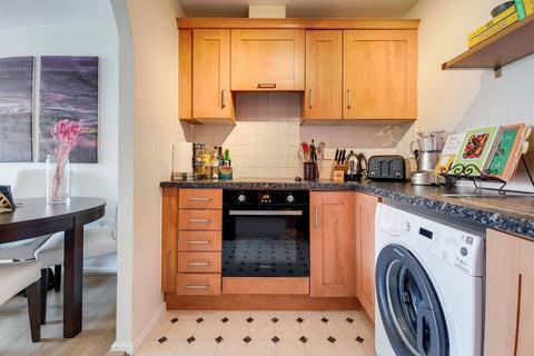 Flat 5, 29 Morrish Road, London, SW2 4ED