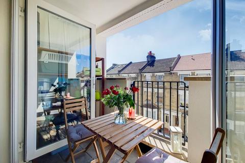 Flat 5, 29 Morrish Road, London, SW2 4ED