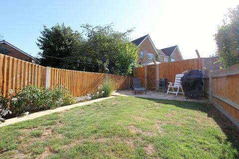 5 Lofthouse Place, Chessington, KT9 2GW