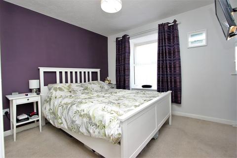 5 Lofthouse Place, Chessington, KT9 2GW