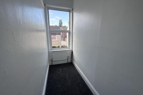 1 bedroom terraced house to rent, Richmond Street, Cleckheaton