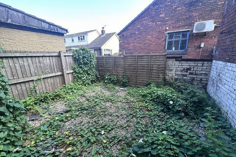 1 bedroom terraced house to rent, Richmond Street, Cleckheaton