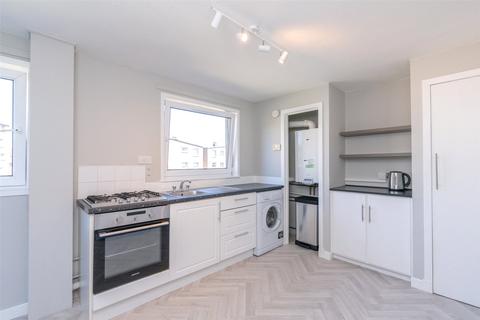 1/10 Northfield Drive, Edinburgh, EH8 7RR