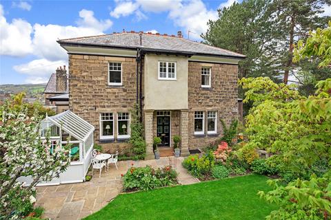 Acorn Lodge Albany Walk, Ilkley, LS29 9LZ