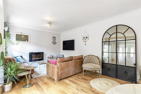 2 bedroom flat for sale, Regency Court, Queens Road, Ilkley, West Yorkshire, LS29