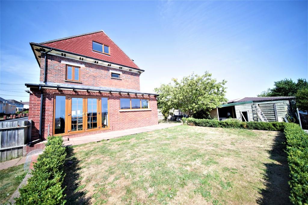 Barnfield, Crediton 4 bed detached house £475,000