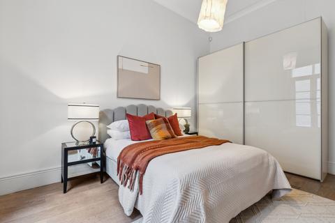 64 Redcliffe Square, London, SW10 9BN