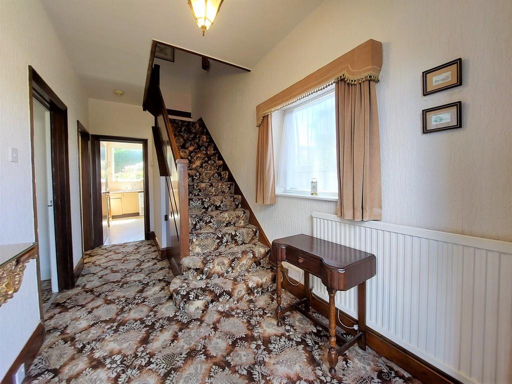 Sandybed Crescent, Scarborough 3 bed semidetached house £235,000