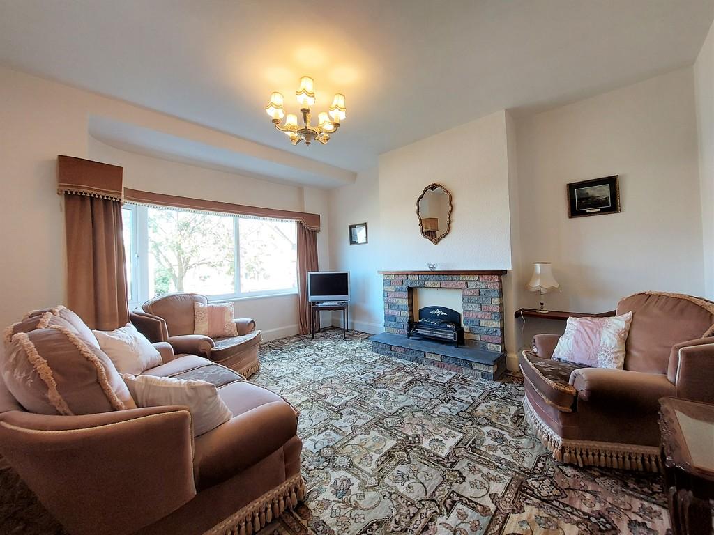 Sandybed Crescent, Scarborough 3 bed semidetached house £235,000