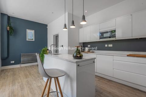 181 Ardgowan Road, London, SE6 1UZ