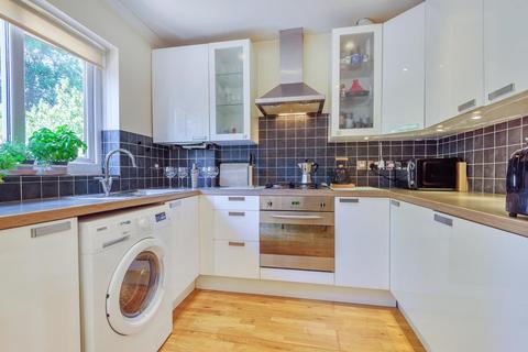 Flat 1, 10 Abbott Avenue, London, SW20 8SQ