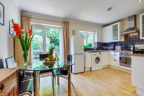 Flat 1, 10 Abbott Avenue, London, SW20 8SQ