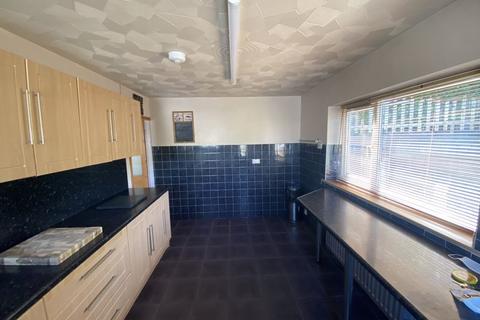 3 bedroom semi-detached house to rent, Bethesda, Gwynedd