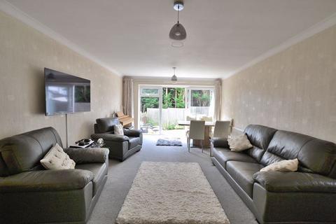 2 bedroom apartment to rent, Leybourne Close, Bromley